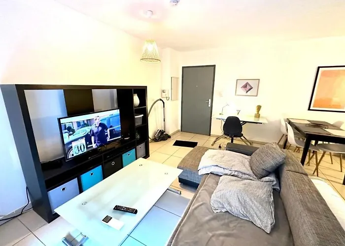 Charming 45m In Carcopino